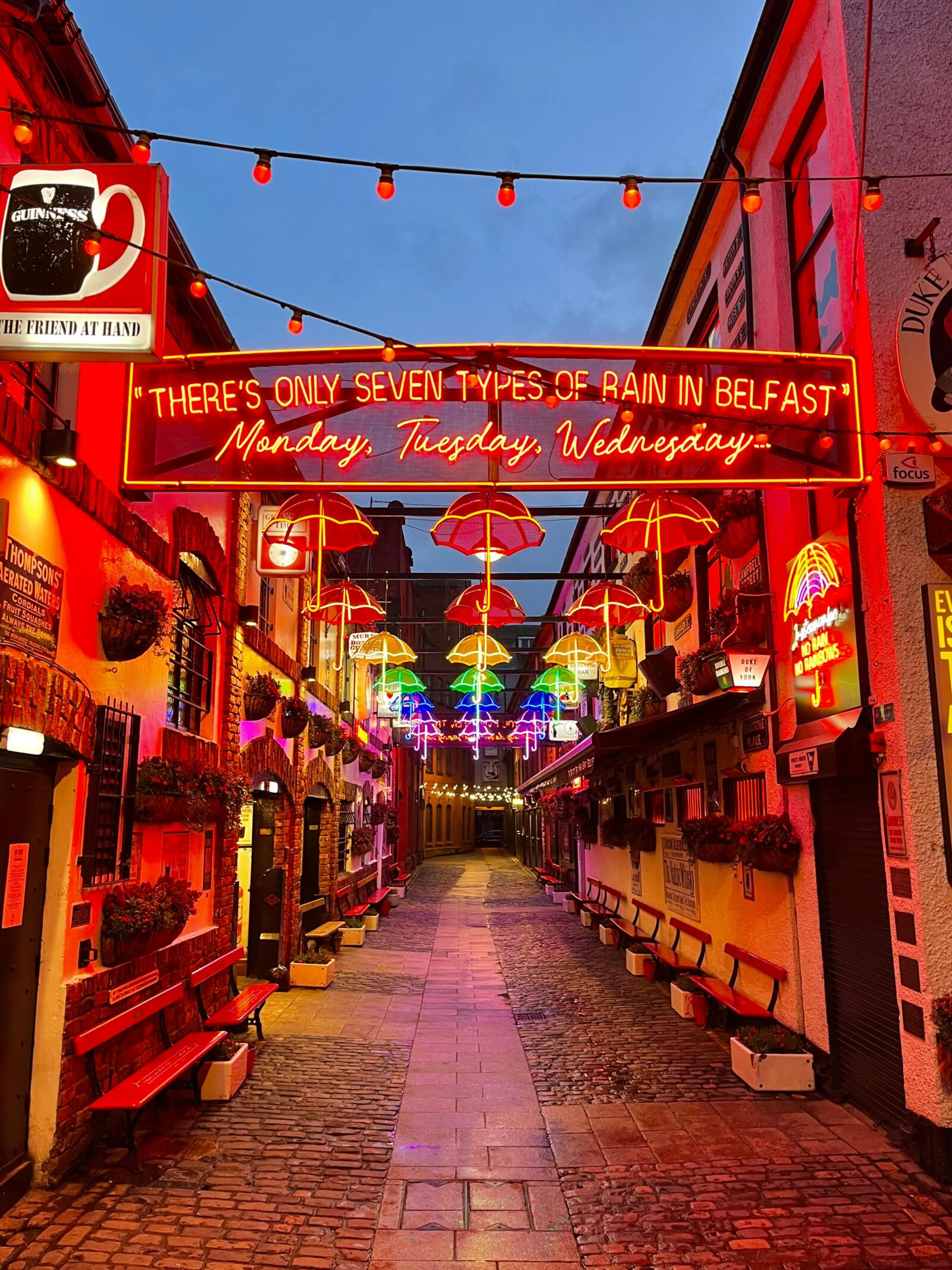 Groepsreizen naar Belfast - Ontdek de rijke geschiedenis en gezellige pubs van Ierland.